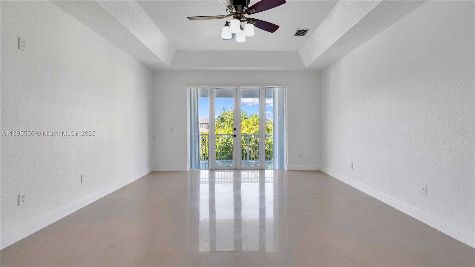 Small Image of 17994 NORTH WEST 87TH PL, Hialeah Number 31