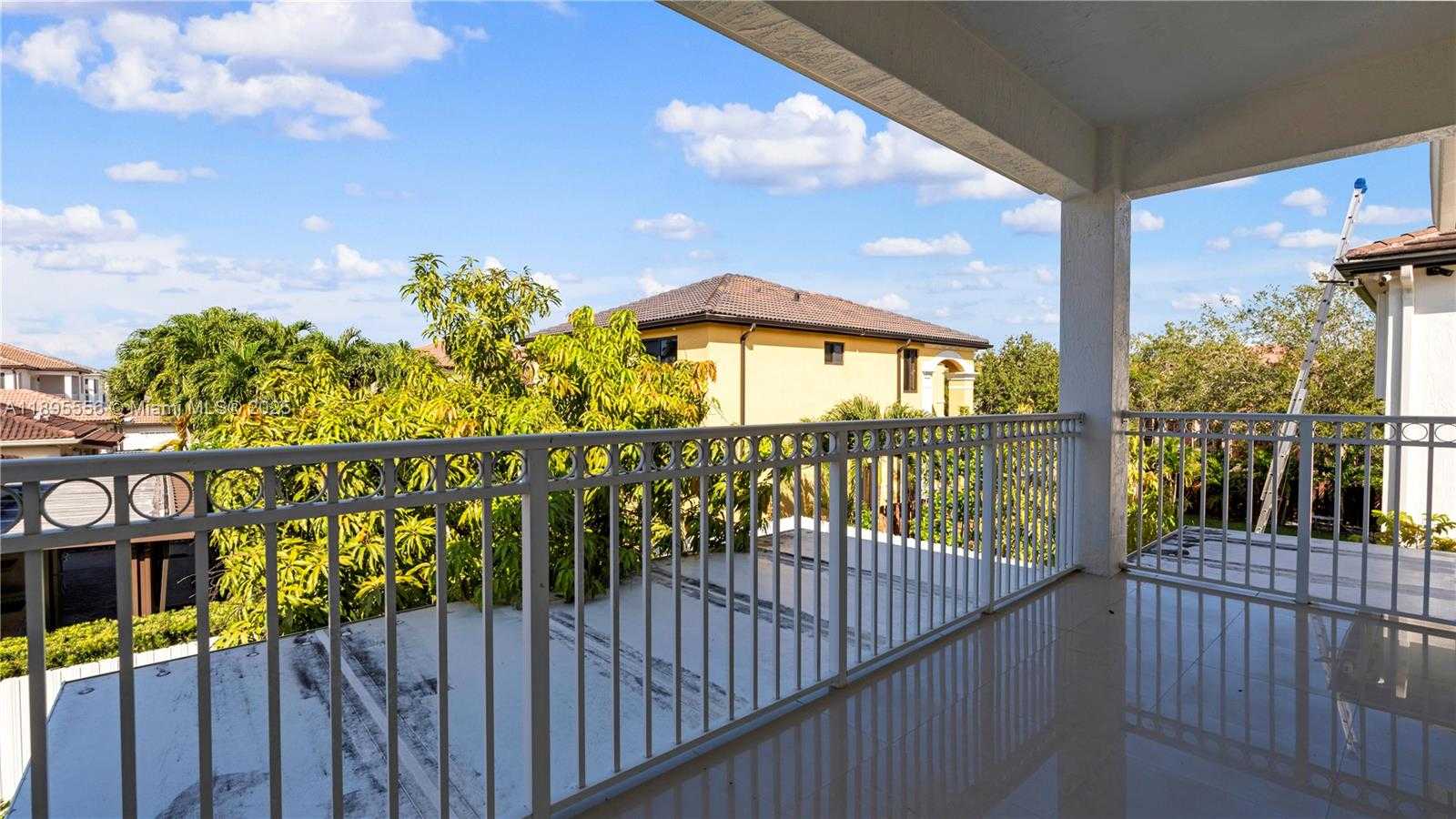 Small Image of 17994 NORTH WEST 87TH PL, Hialeah Number 33