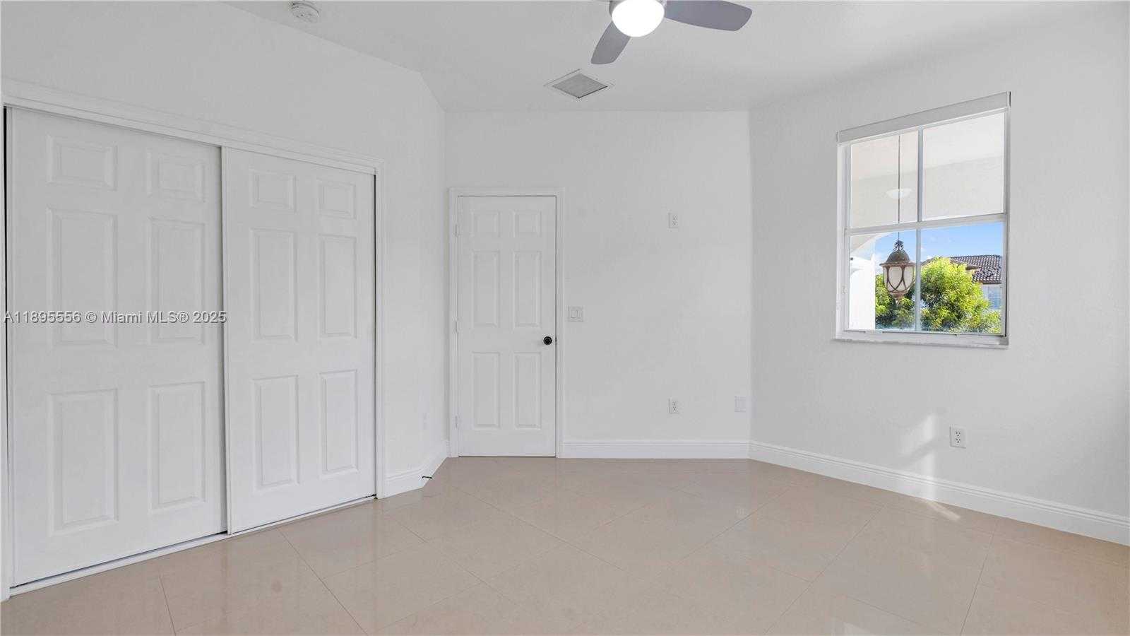Small Image of 17994 NORTH WEST 87TH PL, Hialeah Number 47