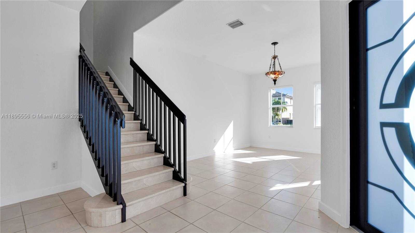 Small Image of 17994 NORTH WEST 87TH PL, Hialeah Number 5