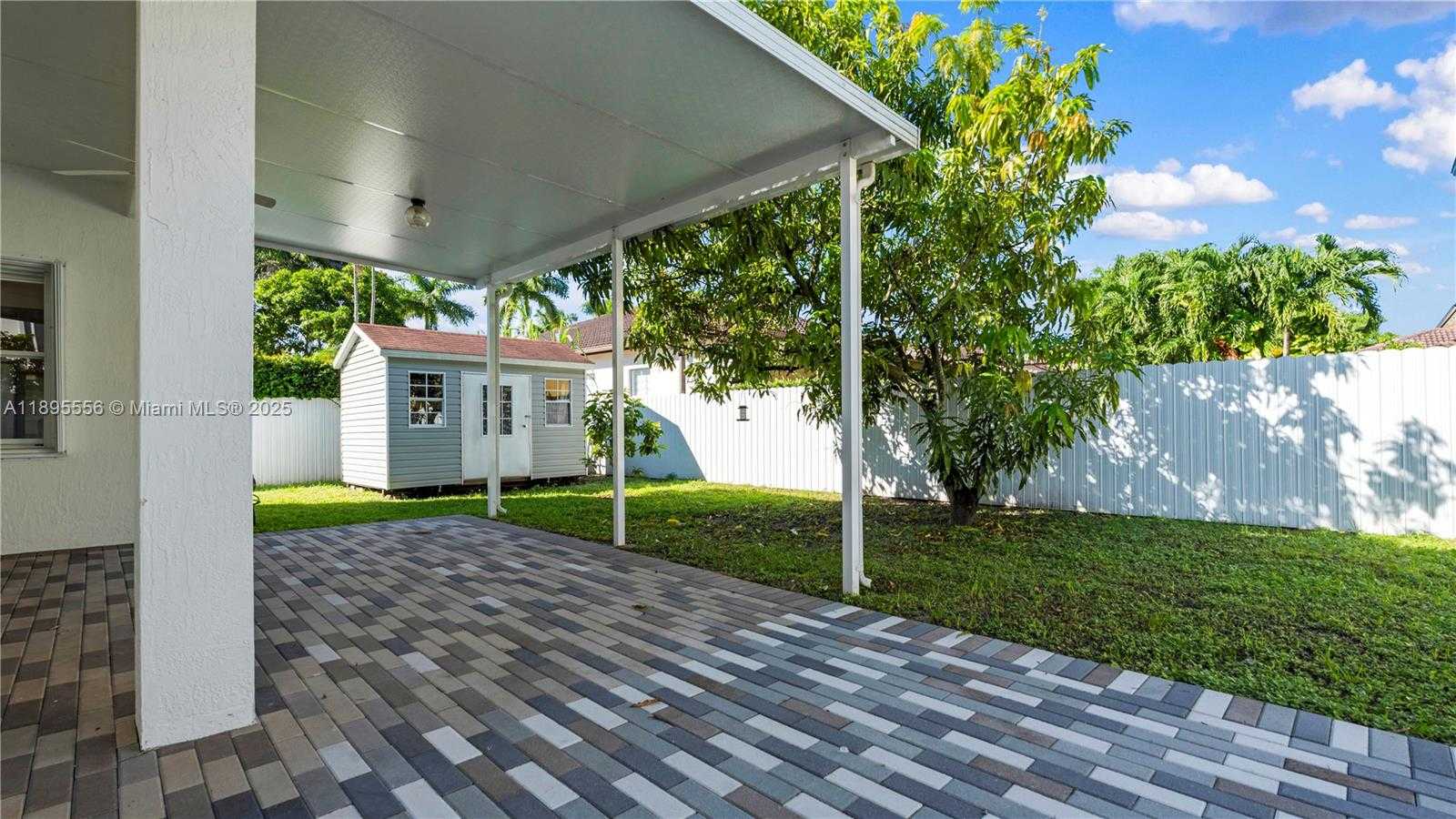Small Image of 17994 NORTH WEST 87TH PL, Hialeah Number 60