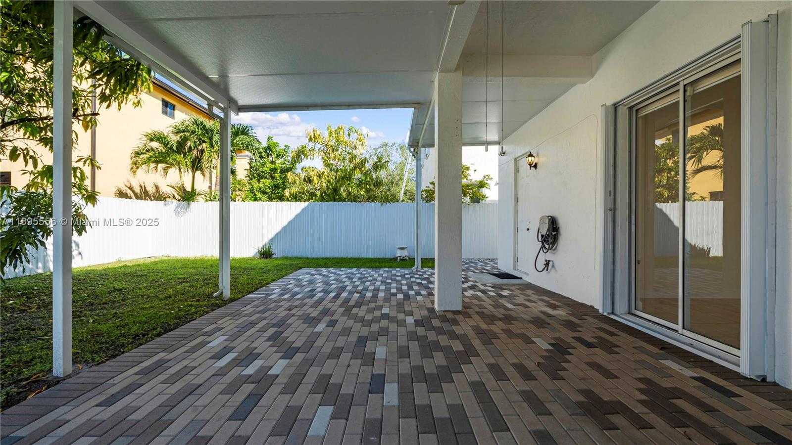 Small Image of 17994 NORTH WEST 87TH PL, Hialeah Number 61