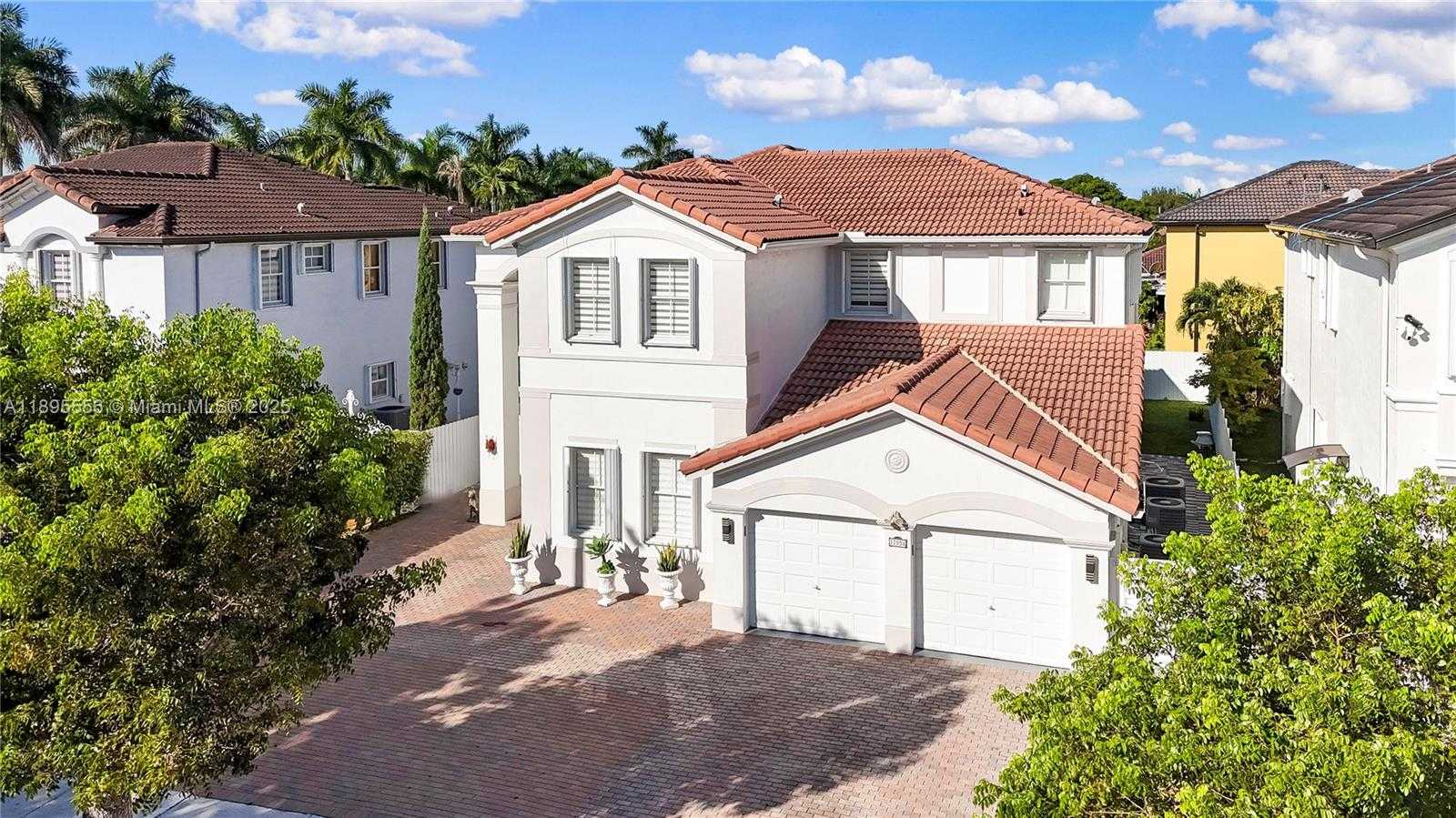 Small Image of 17994 NORTH WEST 87TH PL, Hialeah Number 63