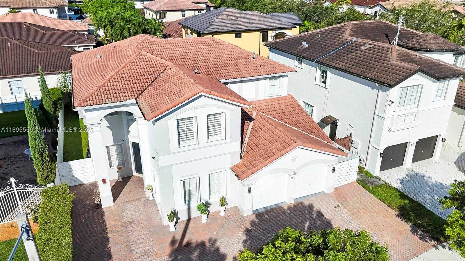 Small Image of 17994 NORTH WEST 87TH PL, Hialeah Number 64