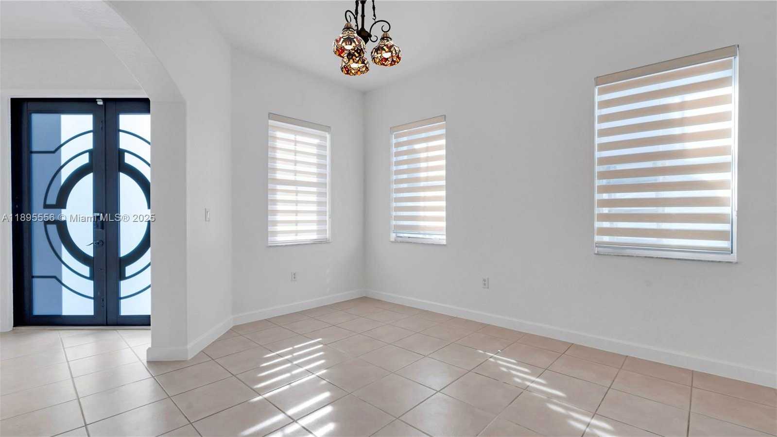 Small Image of 17994 NORTH WEST 87TH PL, Hialeah Number 9