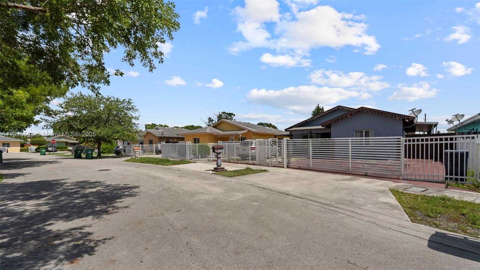 Small Image of 3109 NORTH WEST 64 ST, Miami Number 33