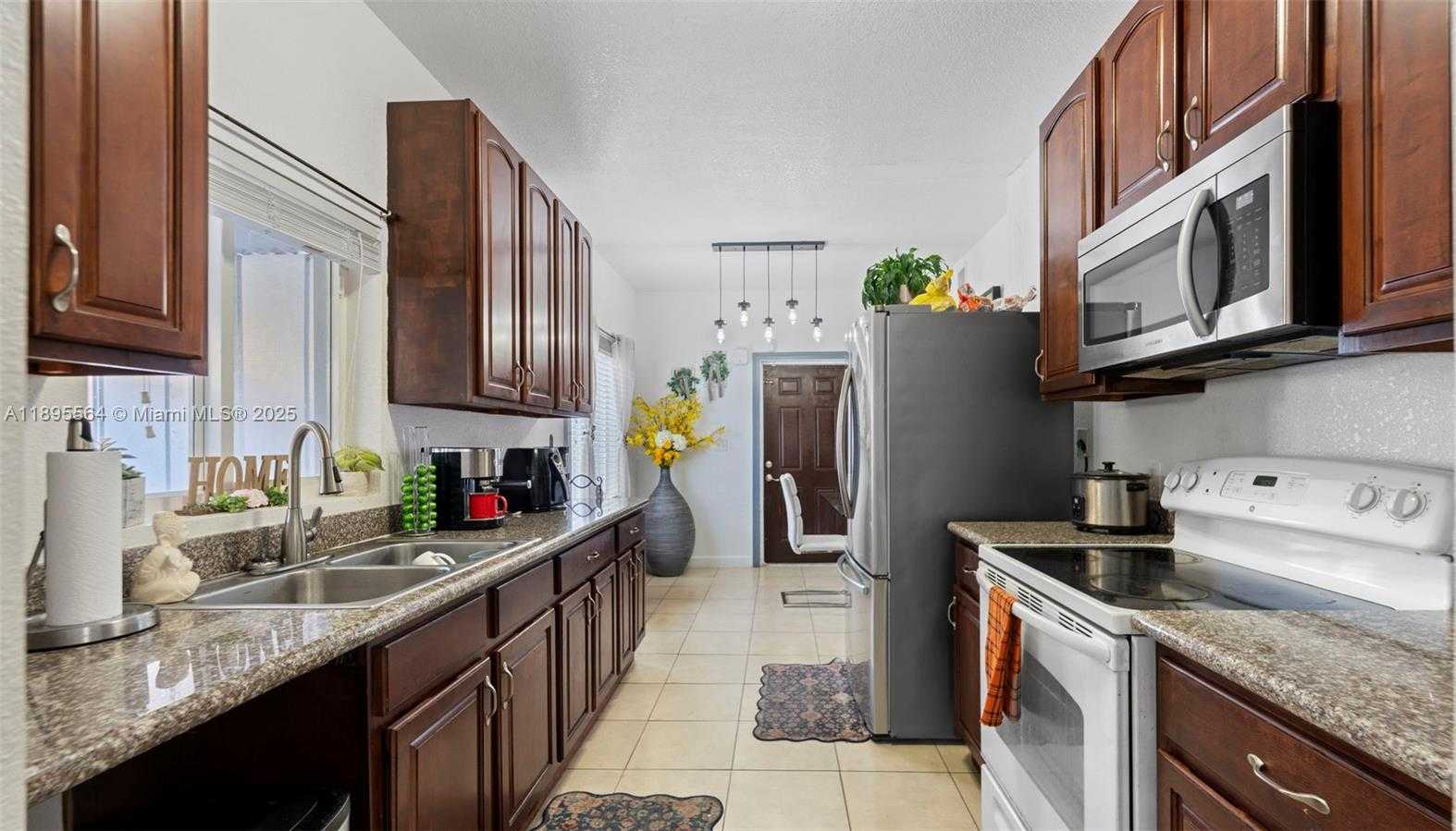 Small Image of 3109 NORTH WEST 64 ST, Miami Number 8