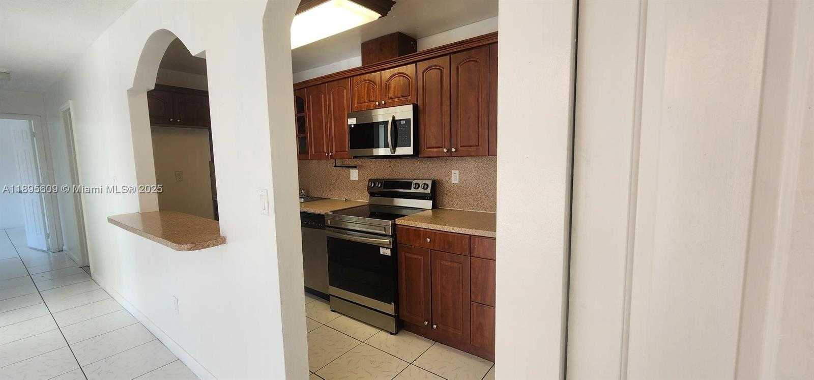 Small Image of Doral Number 3