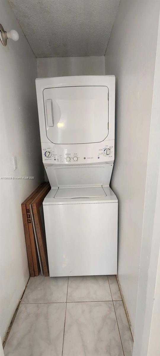 Small Image of Doral Number 5