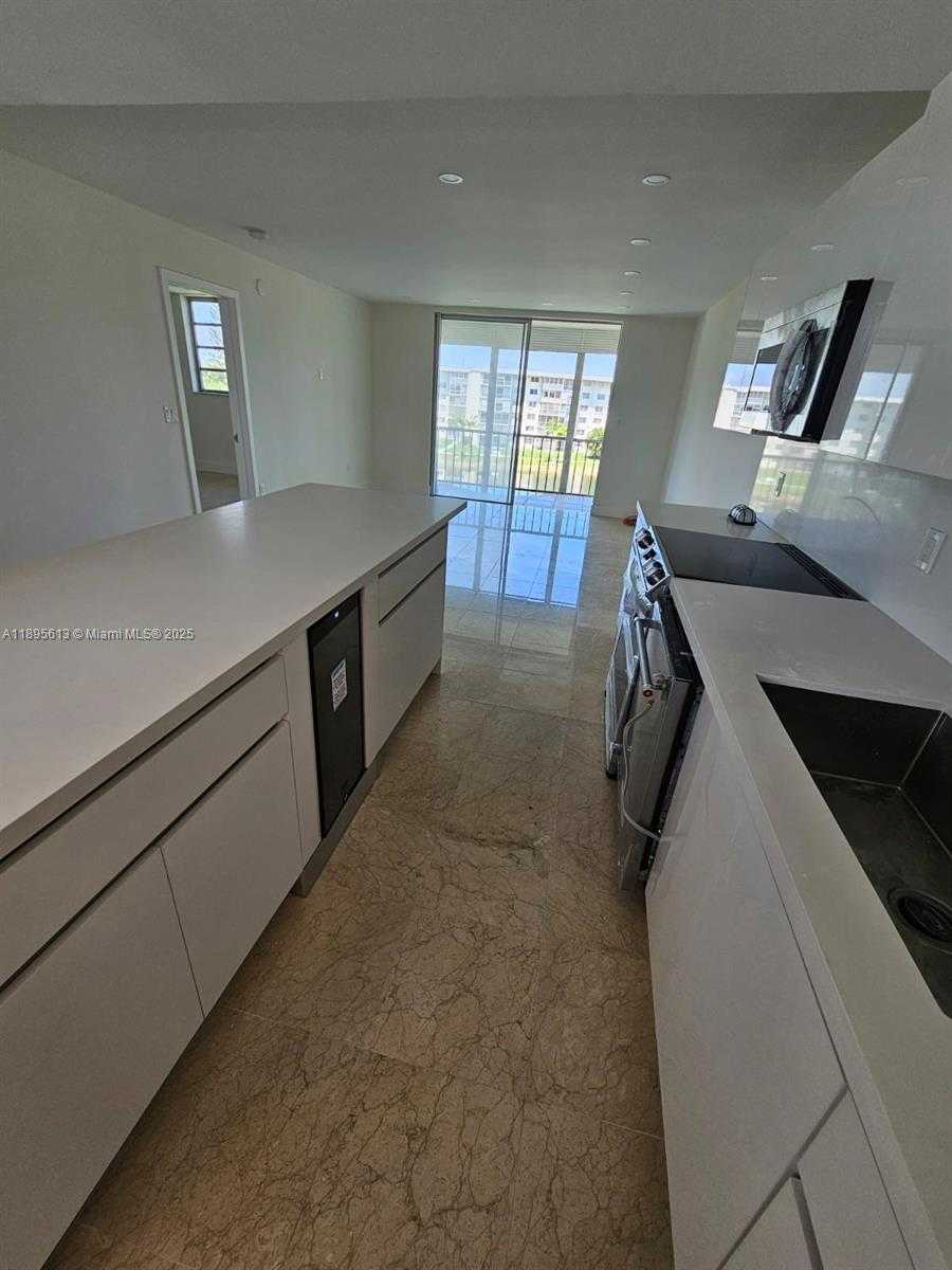 Small Image of 2905 SOUTH POINT EAST DR #L504, Aventura Number 14