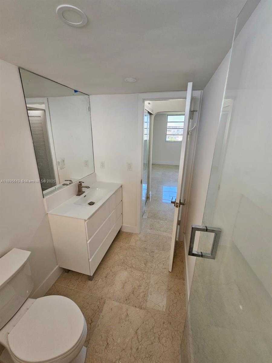 Small Image of 2905 SOUTH POINT EAST DR #L504, Aventura Number 18