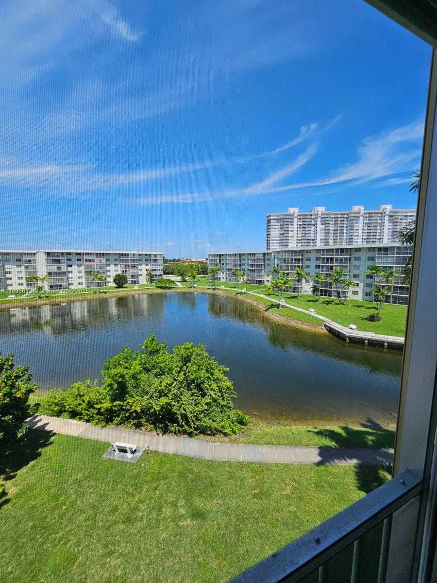 Small Image of 2905 SOUTH POINT EAST DR #L504, Aventura Number 2