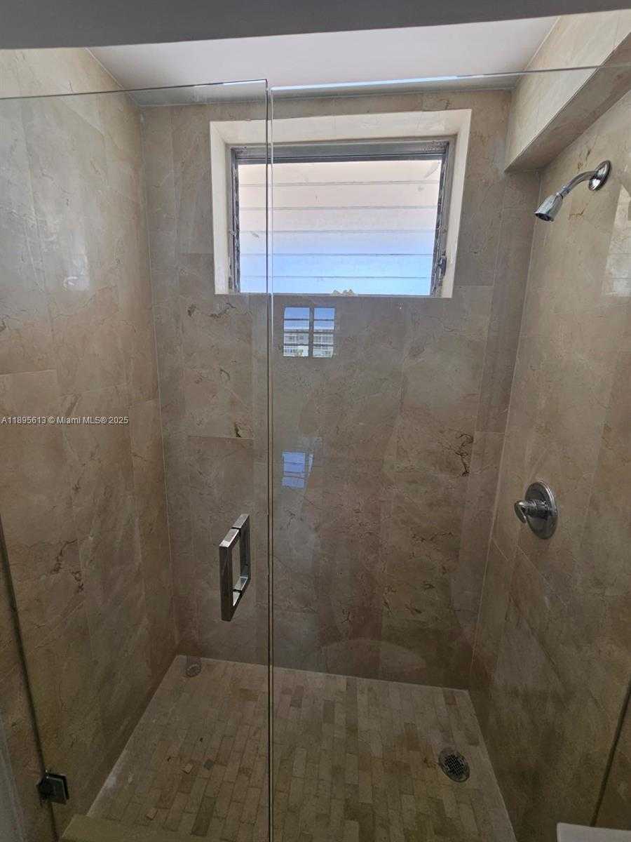 Small Image of 2905 SOUTH POINT EAST DR #L504, Aventura Number 22