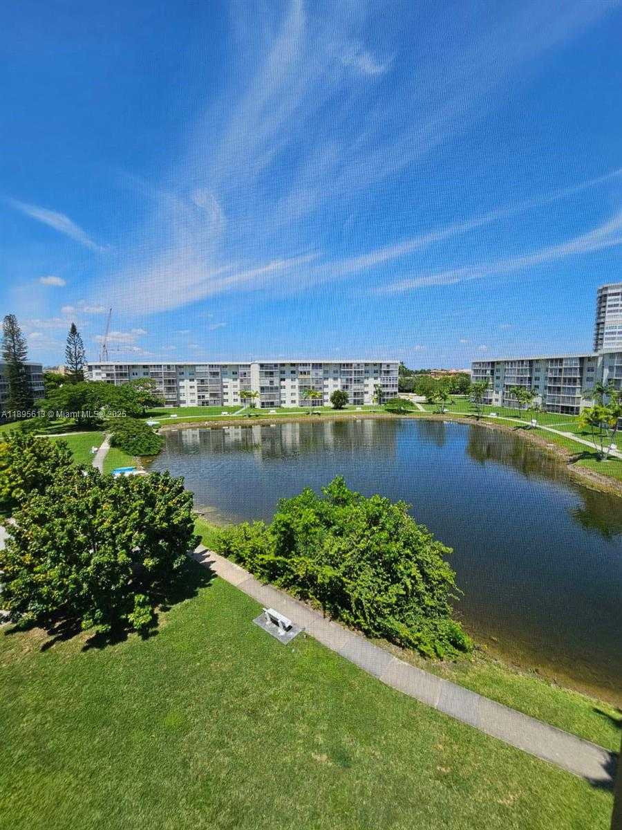 Small Image of 2905 SOUTH POINT EAST DR #L504, Aventura Number 8