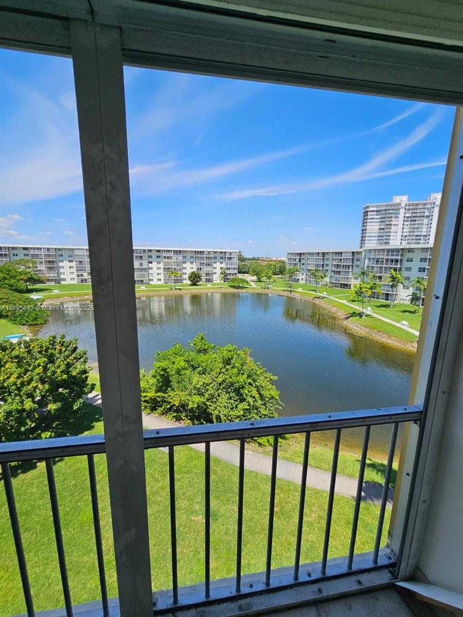 Small Image of 2905 SOUTH POINT EAST DR #L504, Aventura Number 9
