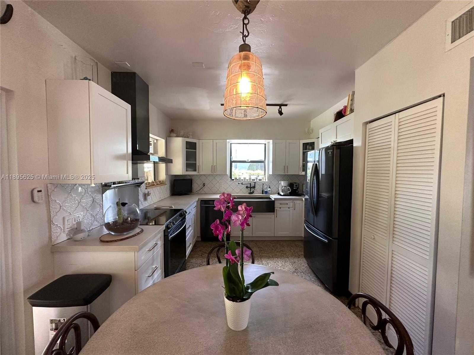 Small Image of 742 NORTH WEST 50TH ST, Miami Number 10