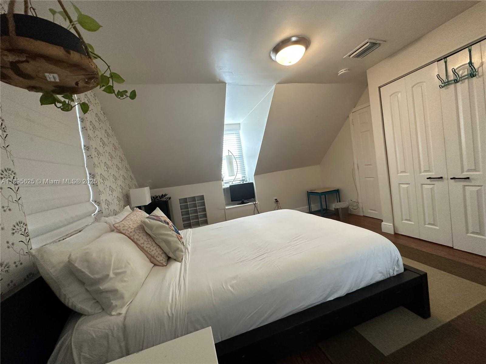 Small Image of 742 NORTH WEST 50TH ST, Miami Number 23