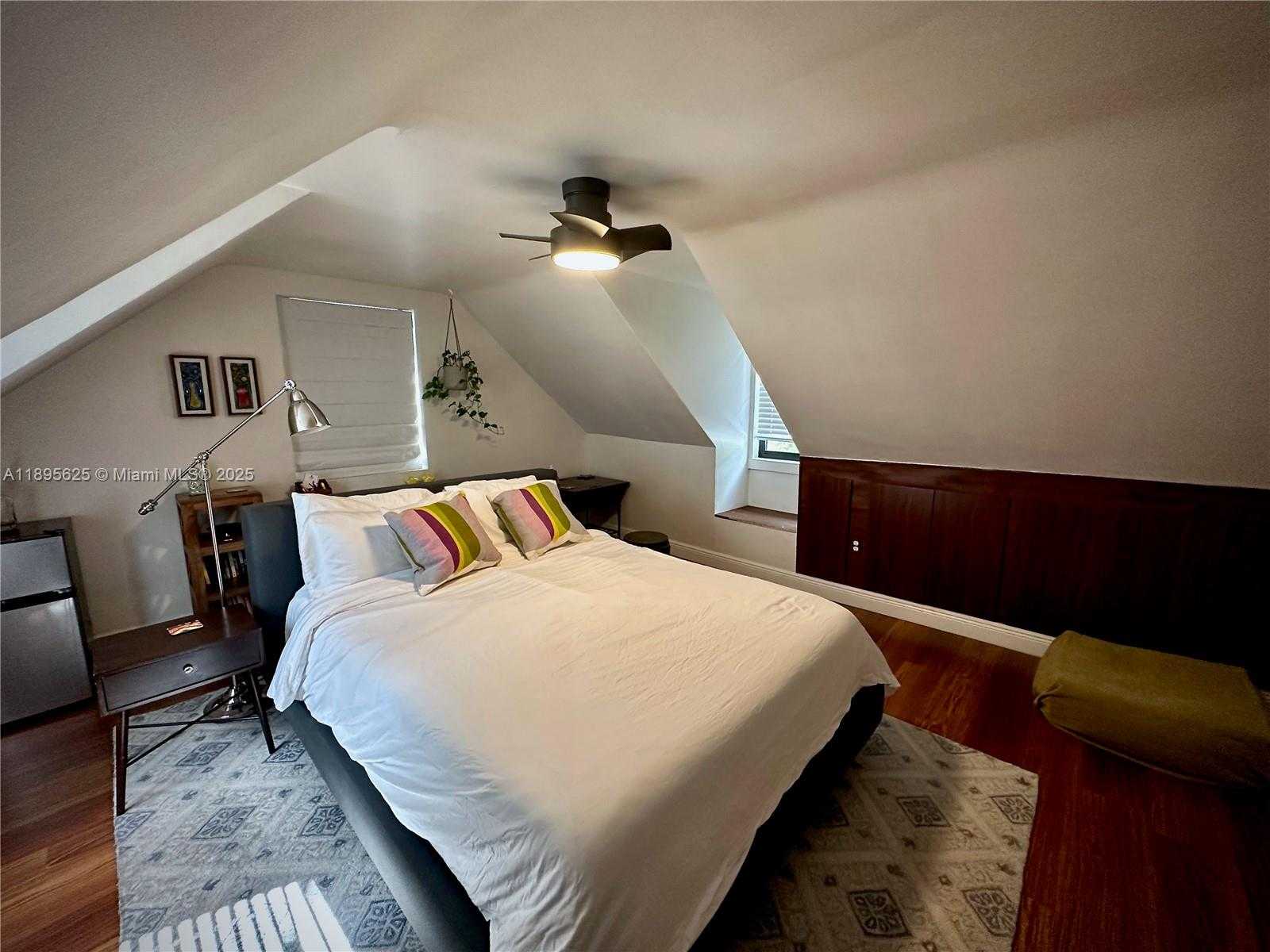 Small Image of 742 NORTH WEST 50TH ST, Miami Number 26