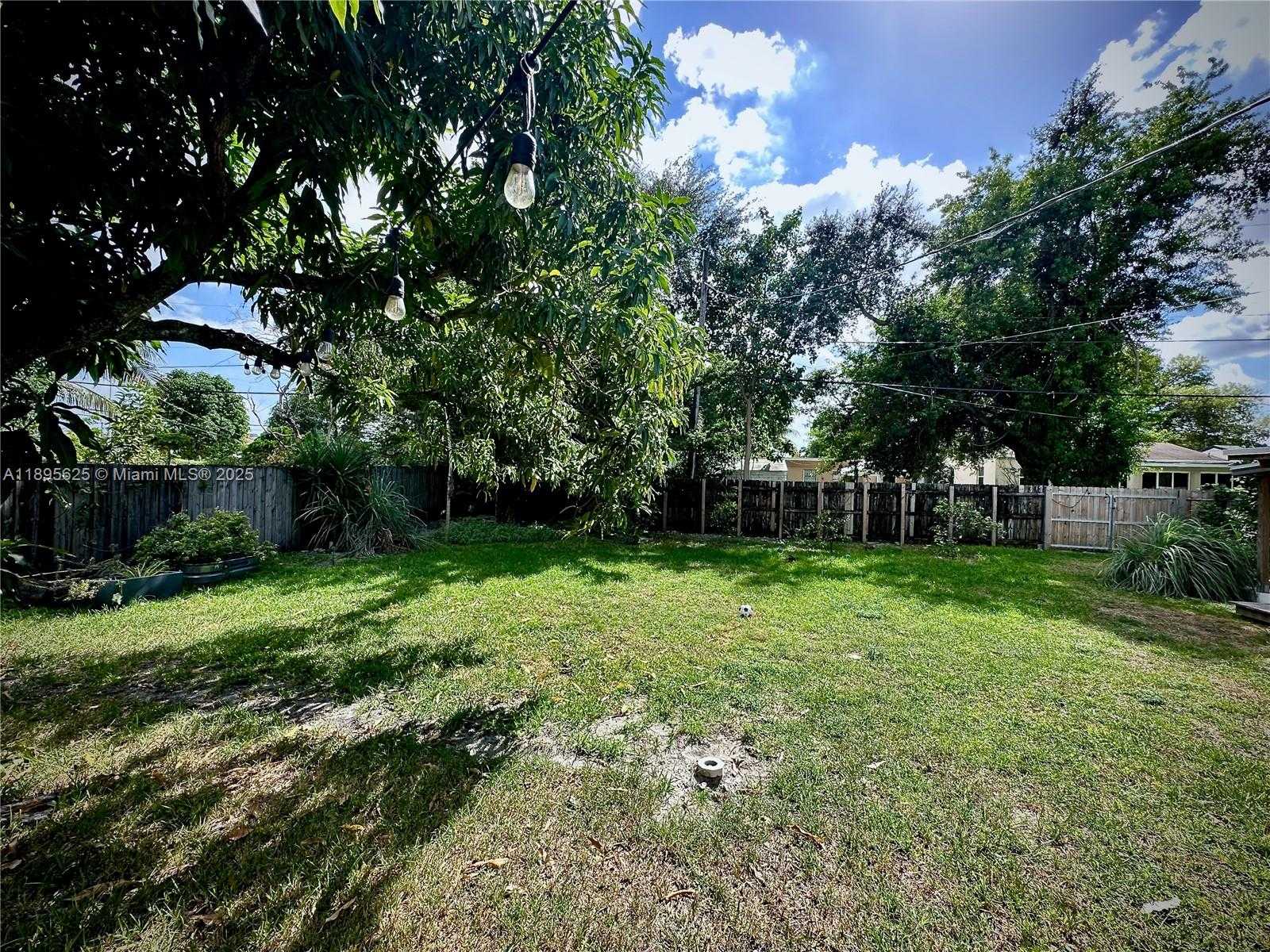 Small Image of 742 NORTH WEST 50TH ST, Miami Number 33