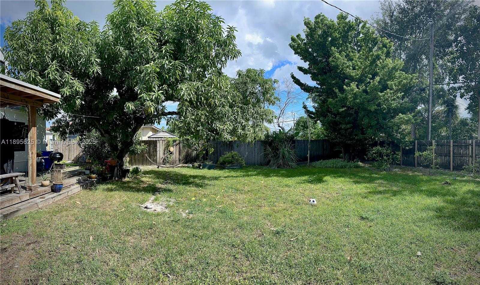 Small Image of 742 NORTH WEST 50TH ST, Miami Number 37