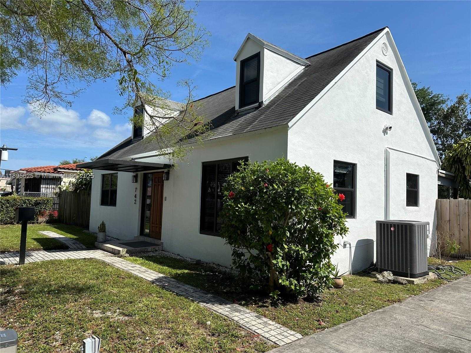 Small Image of 742 NORTH WEST 50TH ST, Miami Number 6