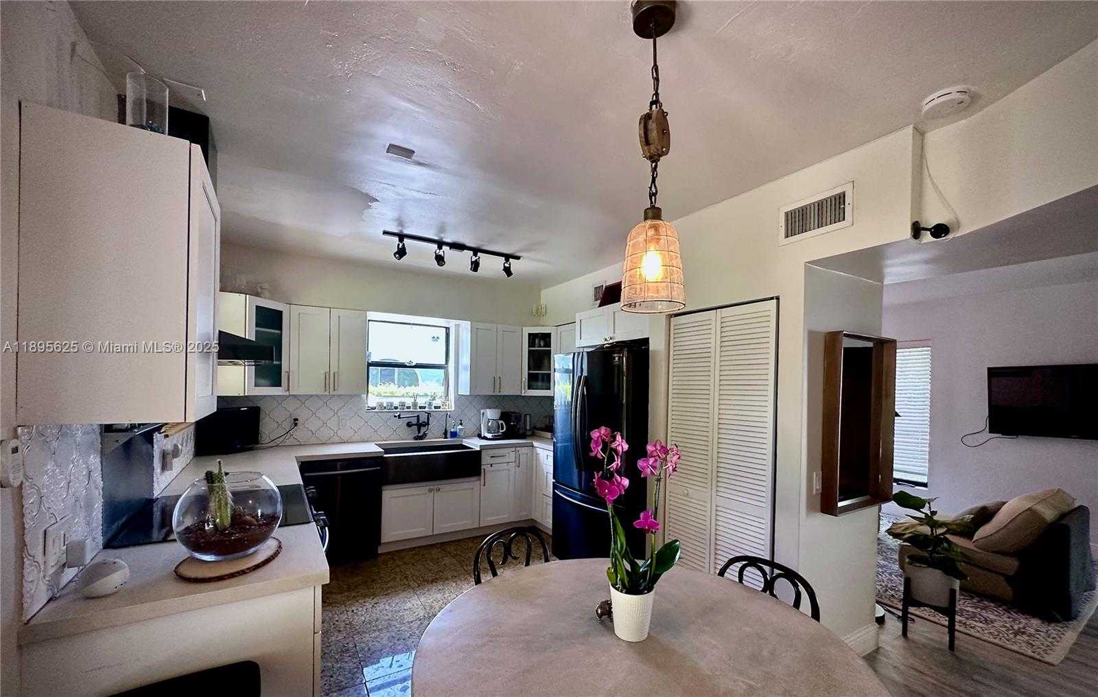 Small Image of 742 NORTH WEST 50TH ST, Miami Number 9