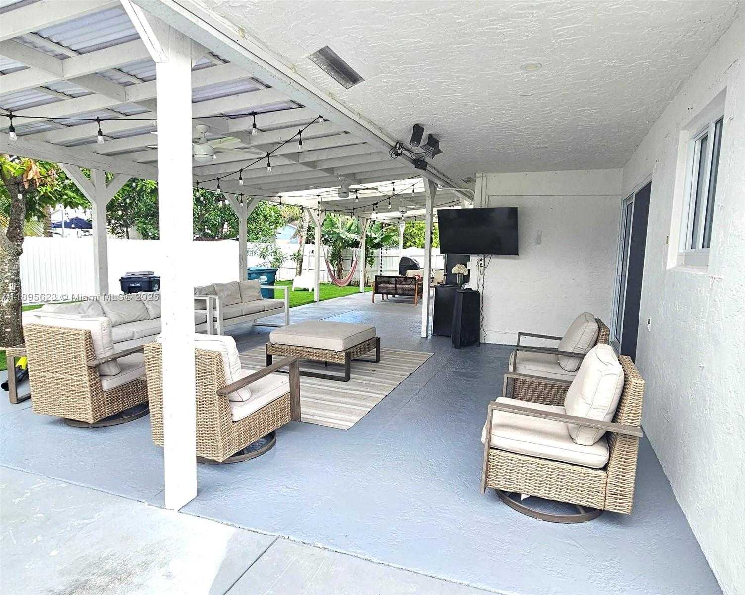 Small Image of 25857 SOUTH WEST 132ND CT, Homestead Number 15