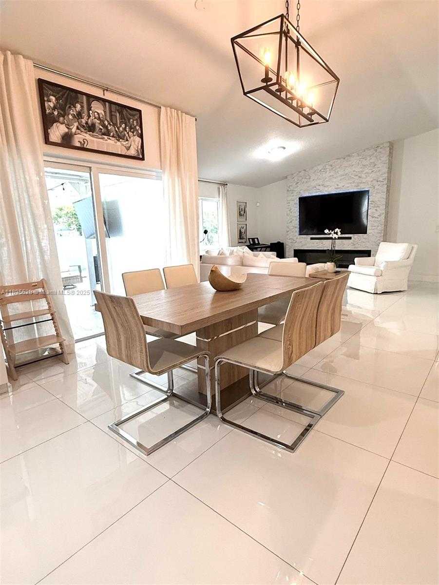 Small Image of 25857 SOUTH WEST 132ND CT, Homestead Number 3