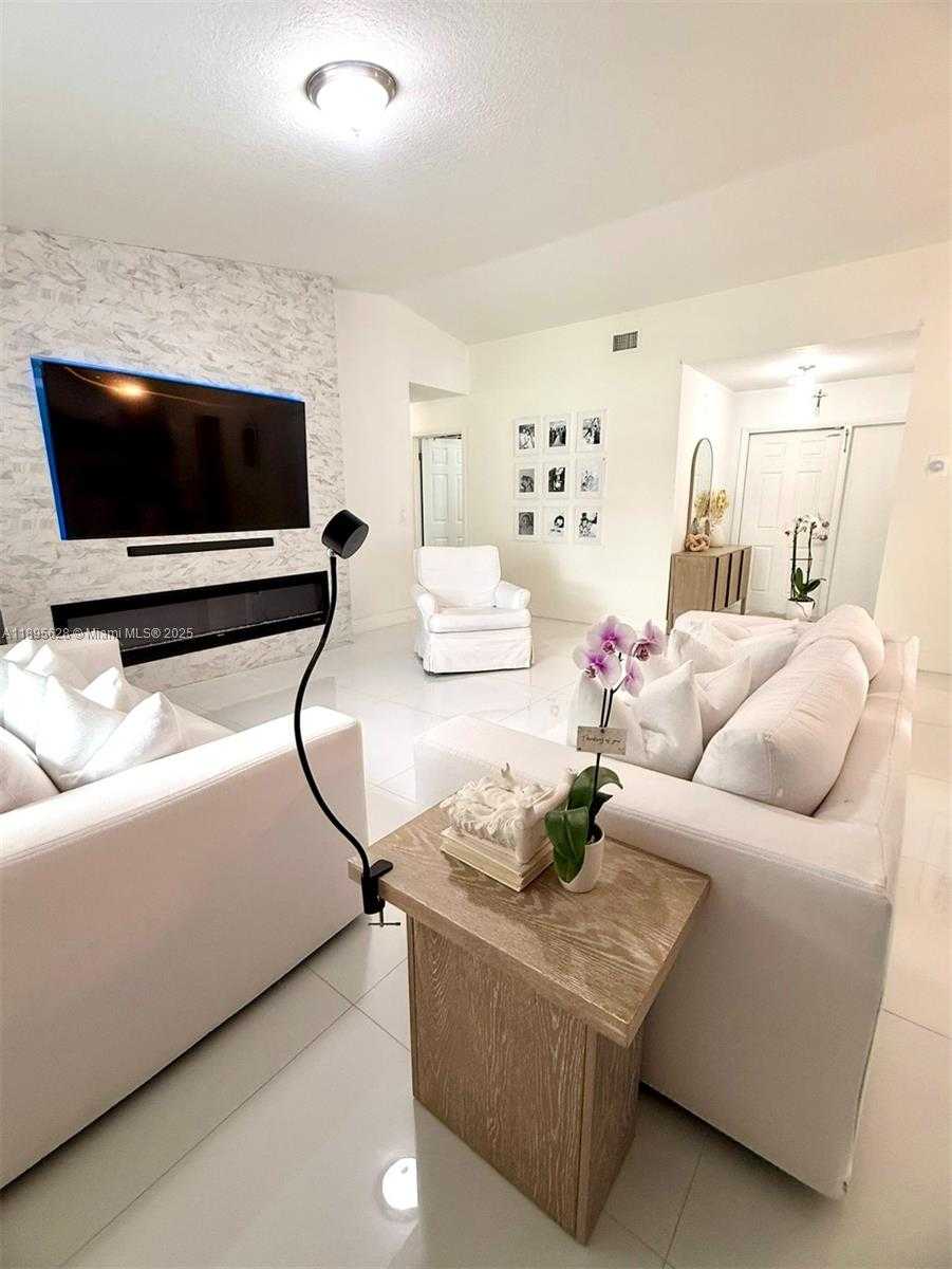 Small Image of 25857 SOUTH WEST 132ND CT, Homestead Number 4