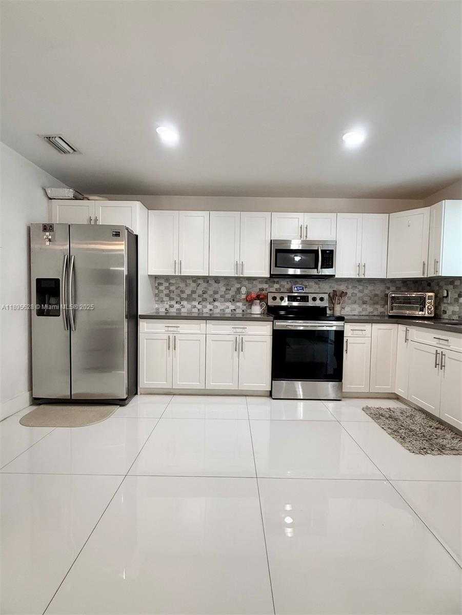 Small Image of 25857 SOUTH WEST 132ND CT, Homestead Number 6