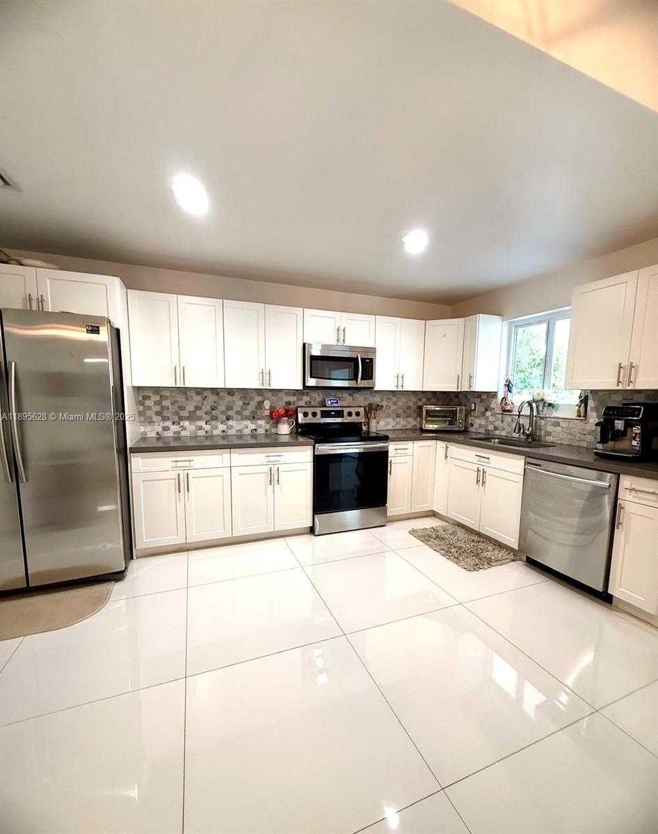 Small Image of 25857 SOUTH WEST 132ND CT, Homestead Number 7