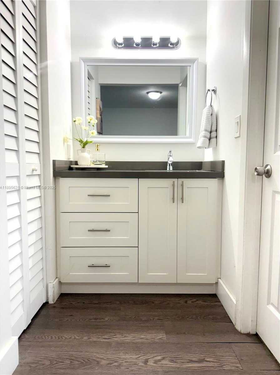 Small Image of 25857 SOUTH WEST 132ND CT, Homestead Number 9