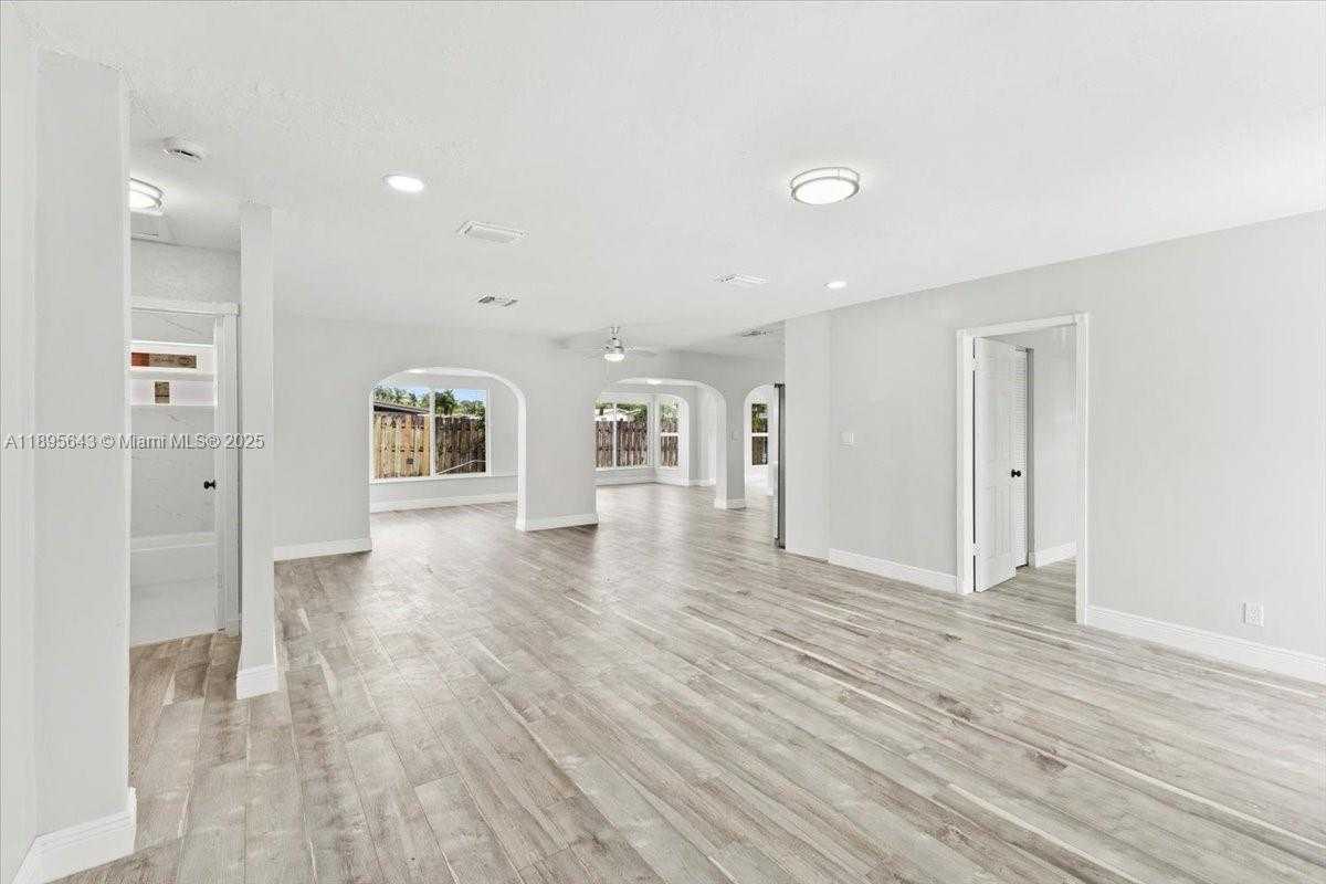 Small Image of 4131 NORTH WEST 13TH AVE, Oakland Park Number 10