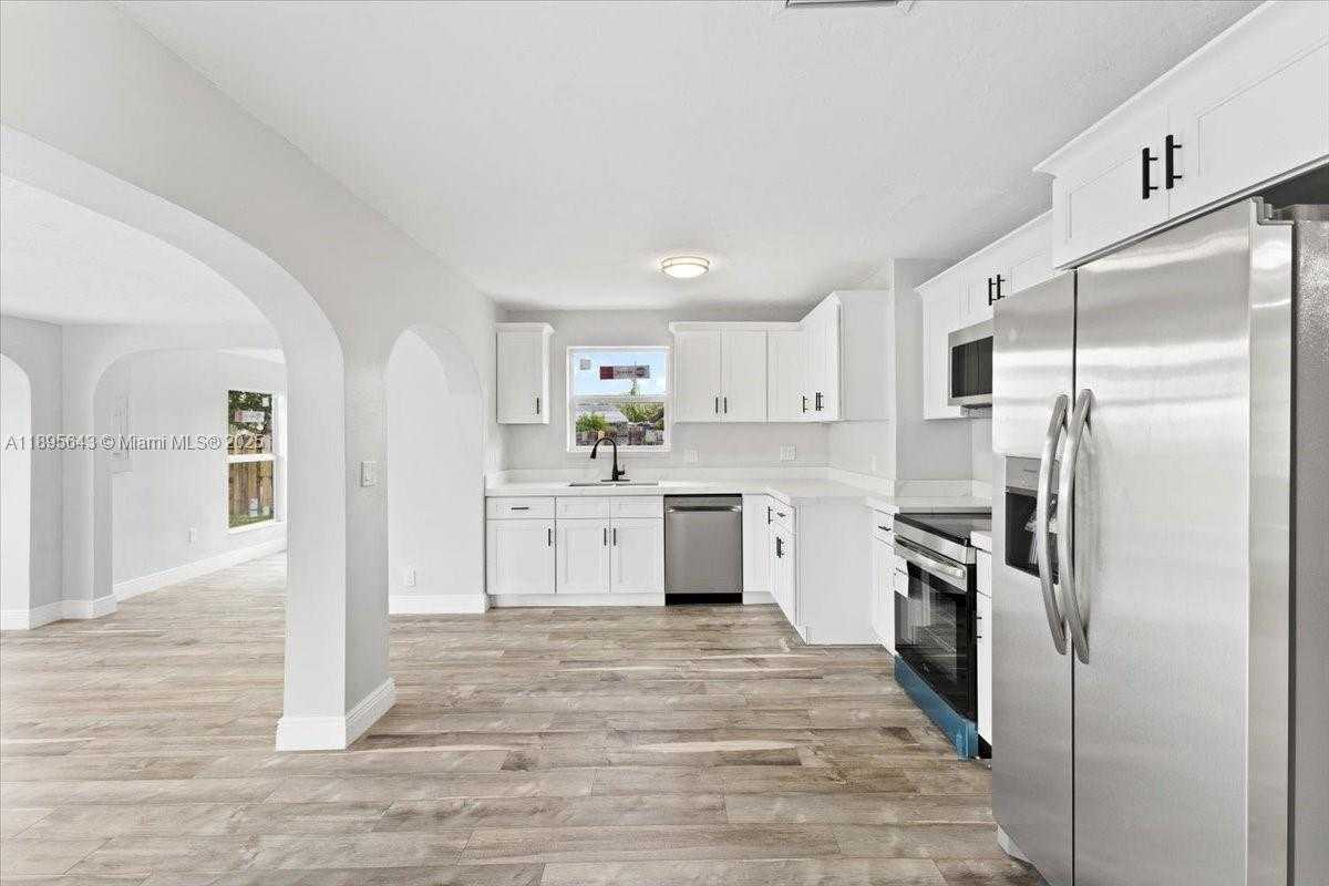 Small Image of 4131 NORTH WEST 13TH AVE, Oakland Park Number 5