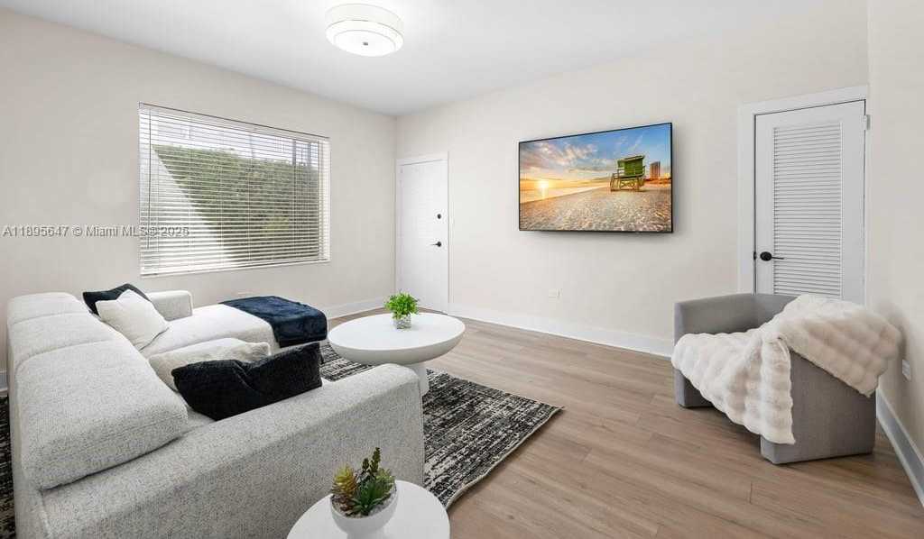 Small Image of 1471 LINCOLN TERRACE #1, Miami Beach Number 11