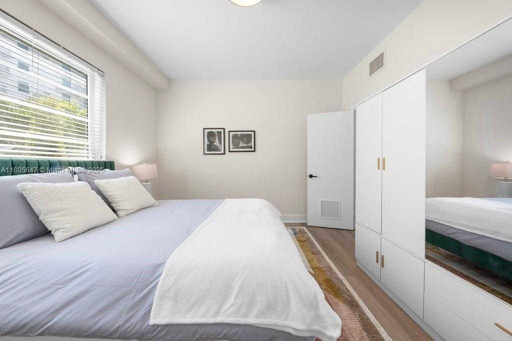 Small Image of 1471 LINCOLN TERRACE #1, Miami Beach Number 20