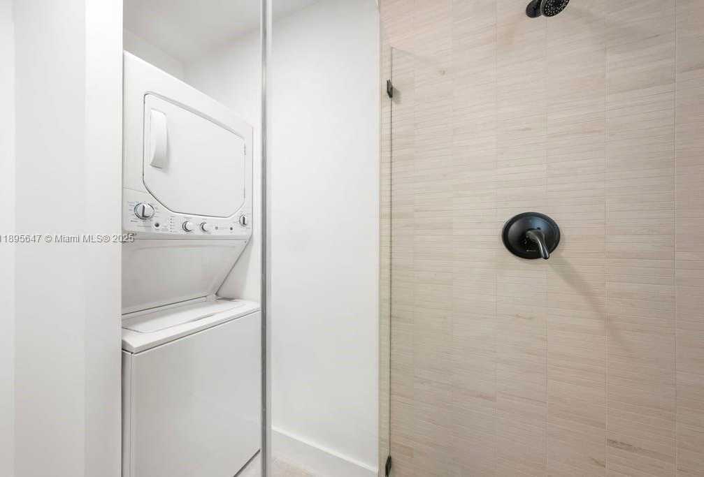Small Image of 1471 LINCOLN TERRACE #1, Miami Beach Number 26