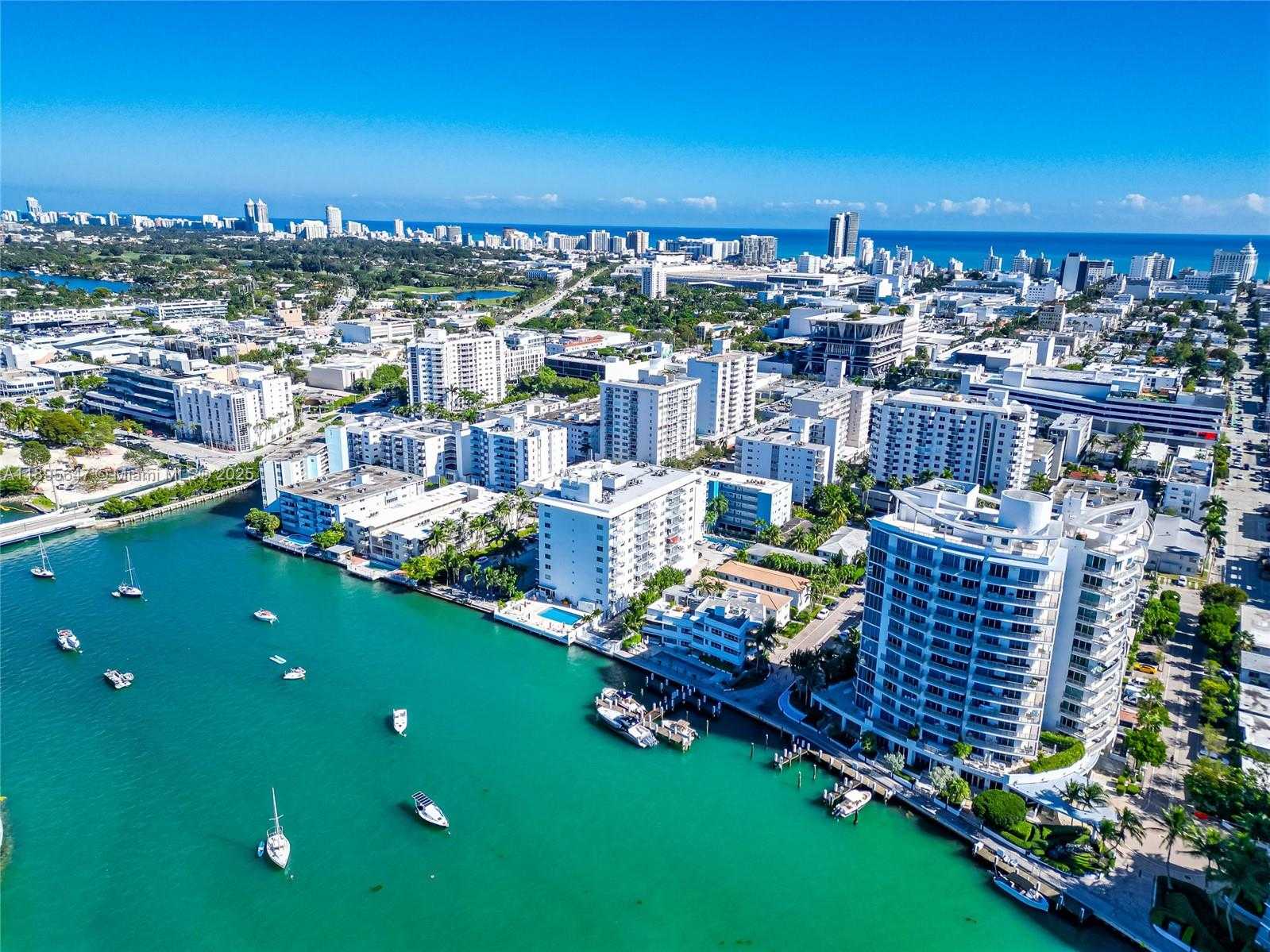 Small Image of 1471 LINCOLN TERRACE #1, Miami Beach Number 36