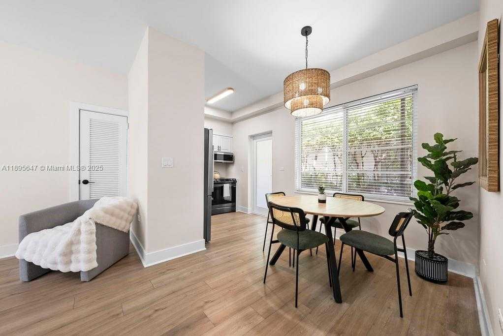 Small Image of 1471 LINCOLN TERRACE #1, Miami Beach Number 5