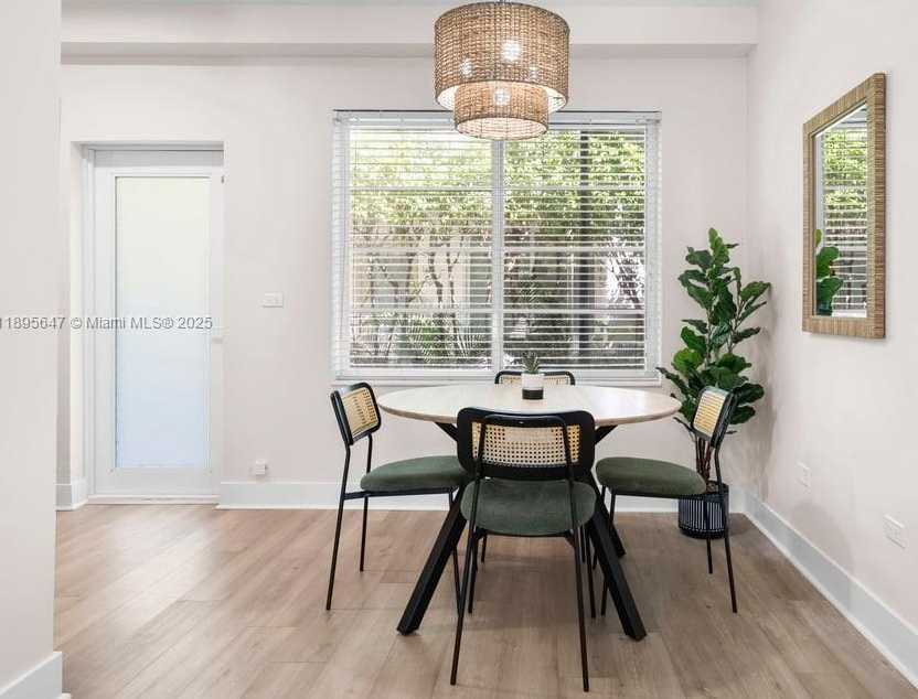 Small Image of 1471 LINCOLN TERRACE #1, Miami Beach Number 6
