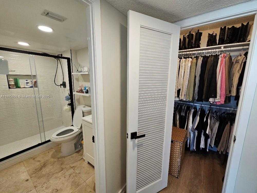 Small Image of 18061 BISCAYNE BLVD #1602, Aventura Number 9