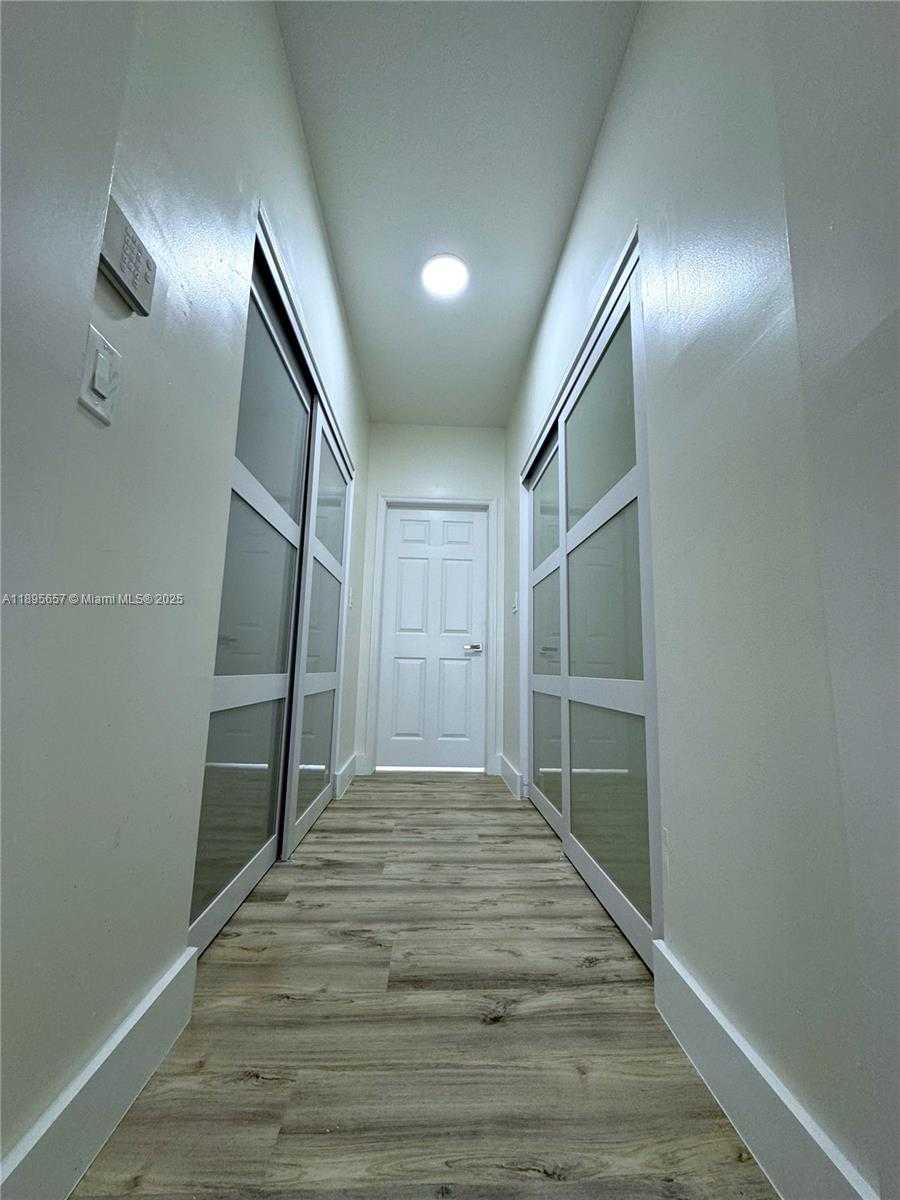 Small Image of 15813 SOUTH WEST 140TH ST, Miami Number 18