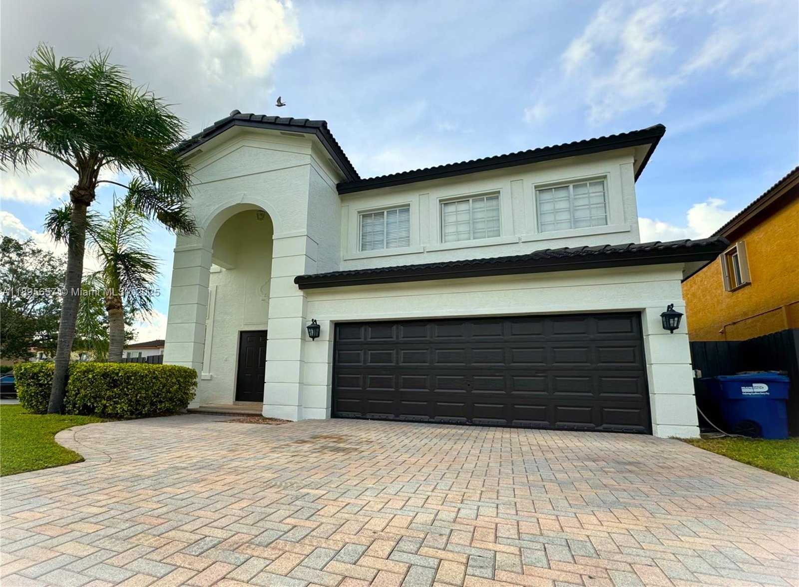 Small Image of 15813 SOUTH WEST 140TH ST, Miami Number 2