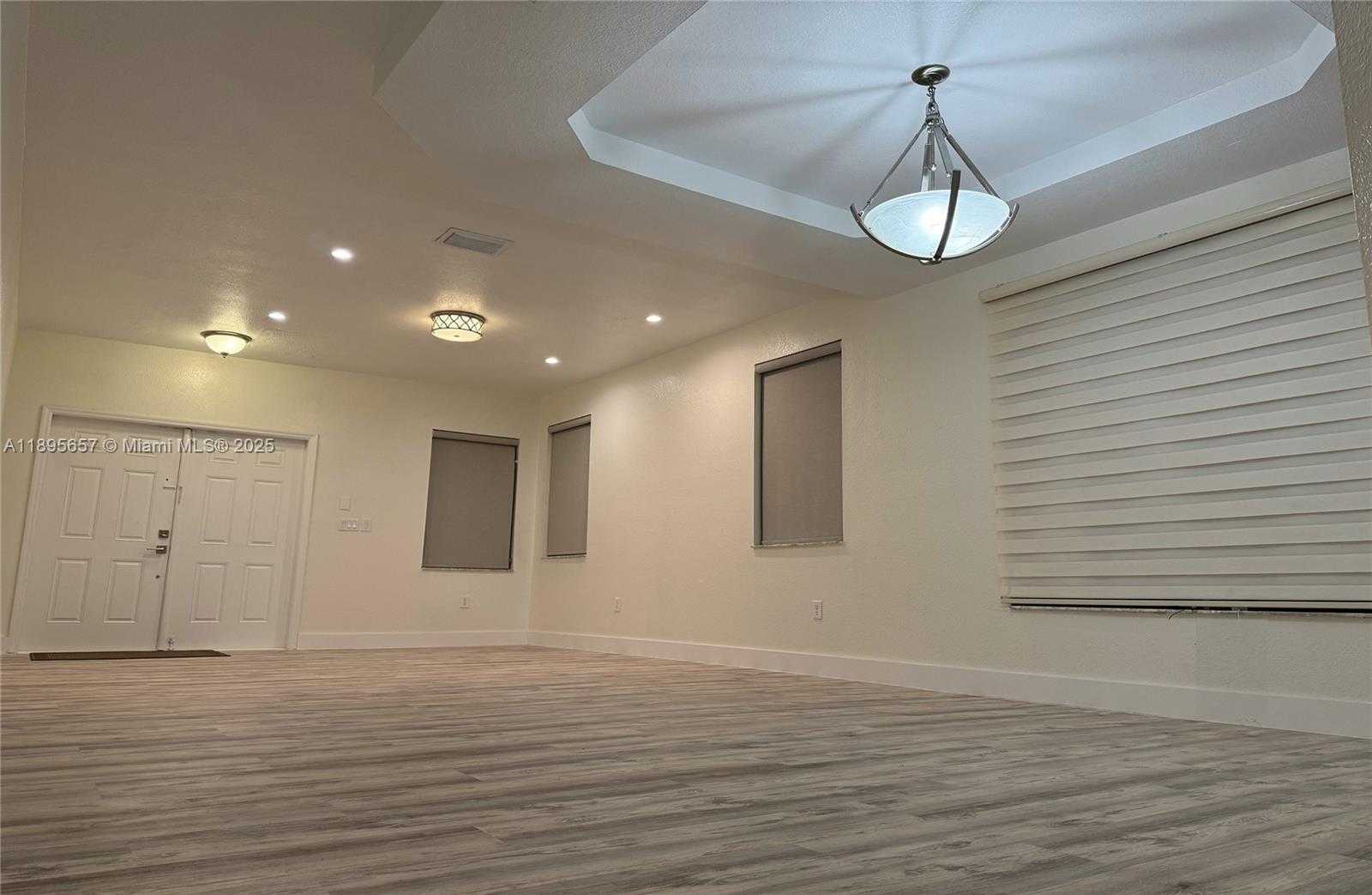 Small Image of 15813 SOUTH WEST 140TH ST, Miami Number 6