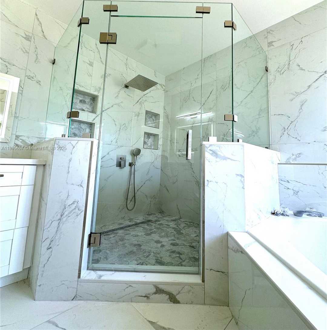 Small Image of 15813 SOUTH WEST 140TH ST, Miami Number 9