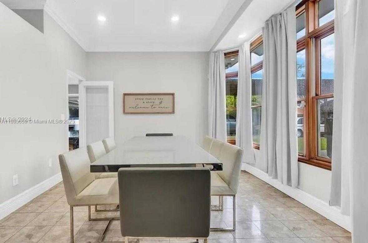 Small Image of 19905 SOUTH WEST 135TH AVE, Miami Number 13
