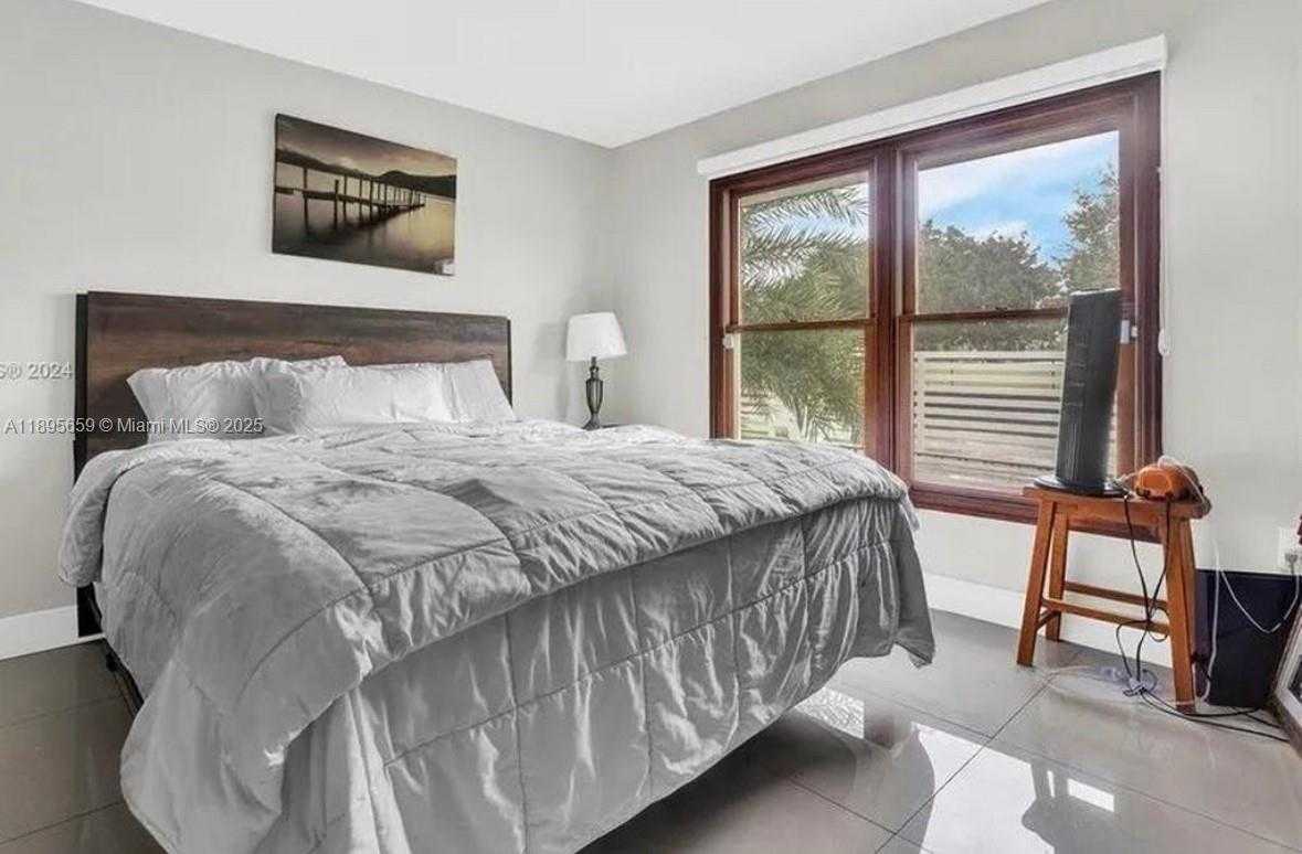 Small Image of 19905 SOUTH WEST 135TH AVE, Miami Number 14