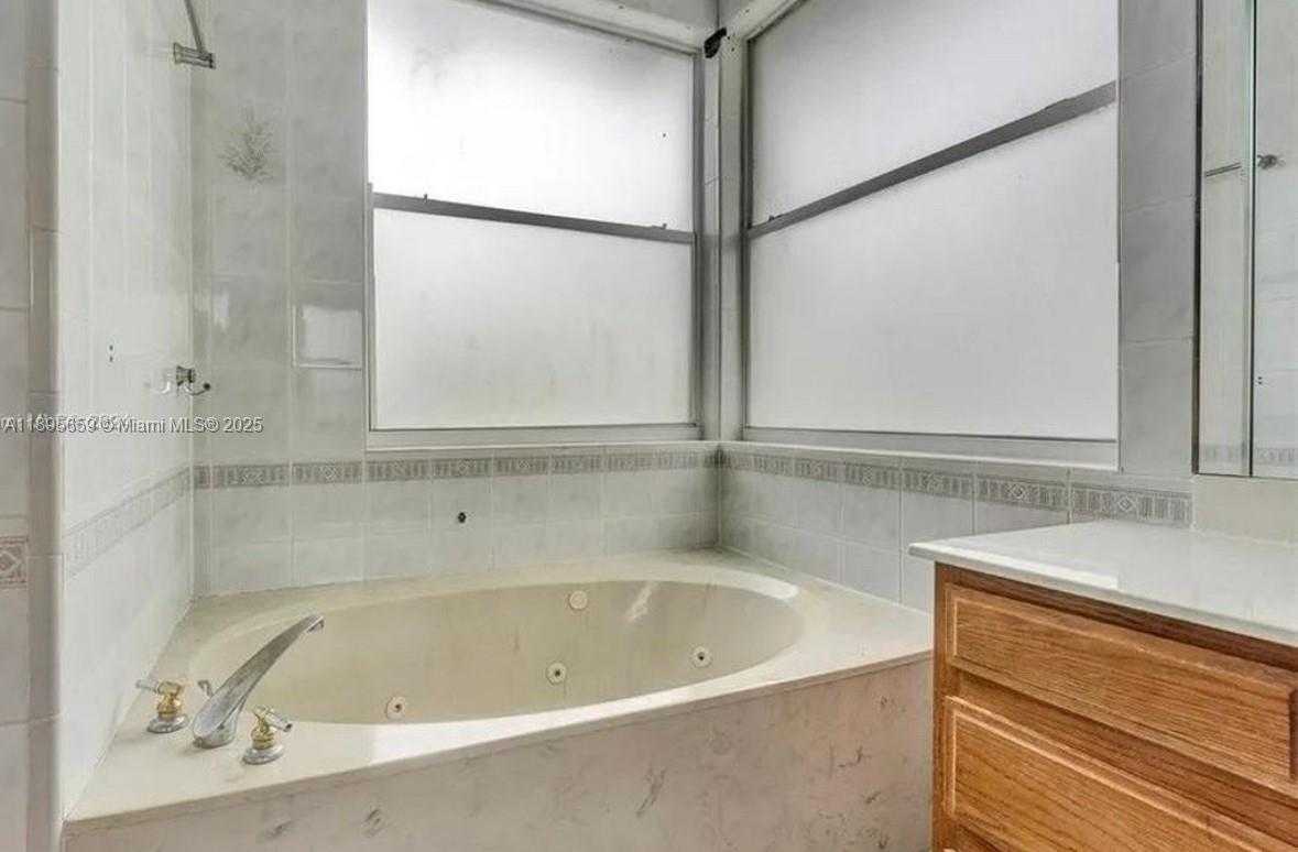 Small Image of 19905 SOUTH WEST 135TH AVE, Miami Number 17