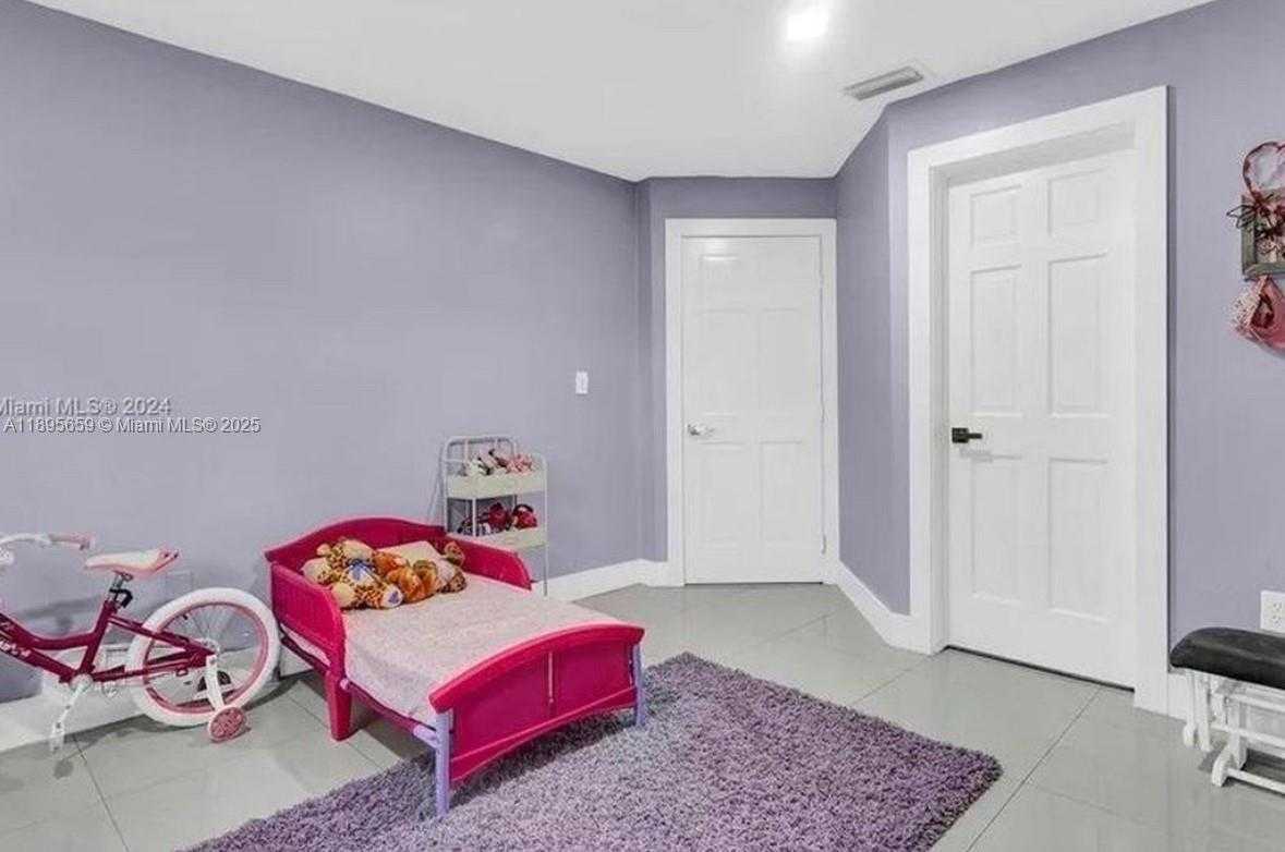 Small Image of 19905 SOUTH WEST 135TH AVE, Miami Number 23