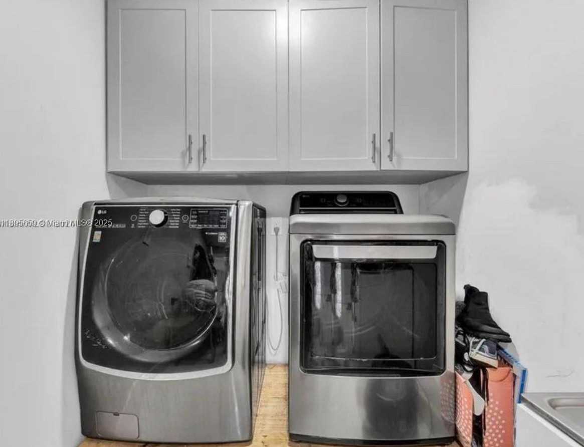 Small Image of 19905 SOUTH WEST 135TH AVE, Miami Number 26